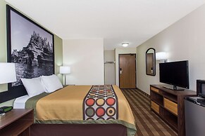 Super 8 by Wyndham Eau Claire I-94