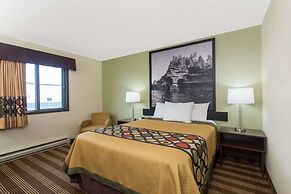 Super 8 by Wyndham Eau Claire I-94