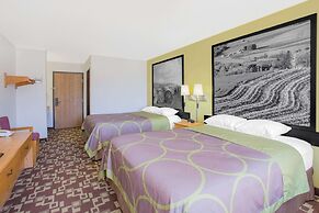 Super 8 by Wyndham Independence IA