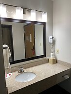 Super 8 by Wyndham Independence IA