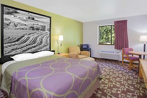 Super 8 by Wyndham Independence IA