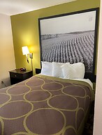 Super 8 by Wyndham Independence IA