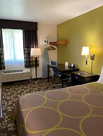Super 8 by Wyndham Independence IA