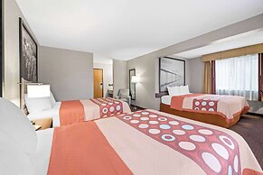 Super 8 by Wyndham Waverly