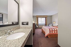 Super 8 by Wyndham Waverly