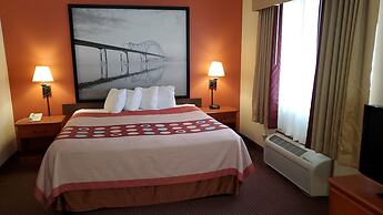 Super 8 by Wyndham Waverly