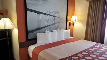 Super 8 by Wyndham Waverly