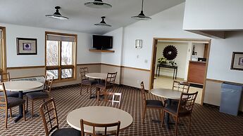 Super 8 by Wyndham Waverly