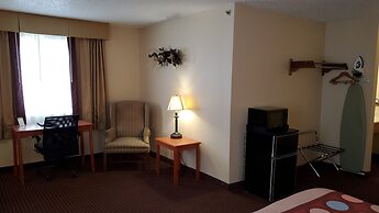 Super 8 by Wyndham Waverly