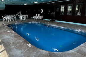 Super 8 by Wyndham Cameron