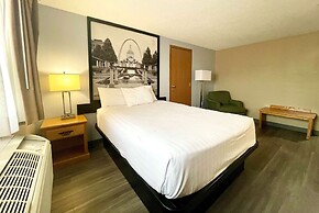 Super 8 by Wyndham St. Clair MO