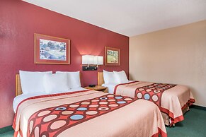 Super 8 by Wyndham Baxter/Brainerd Area