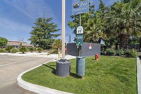 Best Western Antelope Inn & Suites