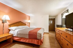 Motel 6 Albert Lea, MN