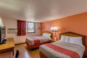 Motel 6 Albert Lea, MN