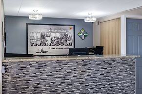 Super 8 by Wyndham Owatonna