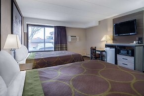 Super 8 by Wyndham Owatonna