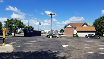 Super 8 by Wyndham St. Cloud