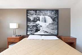 Super 8 by Wyndham Miles City