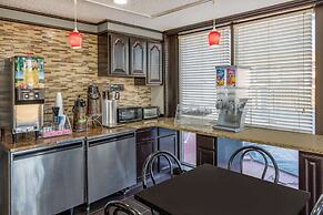 Super 8 by Wyndham Tulsa/Arpt/St Fairgrounds