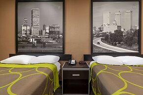 Super 8 by Wyndham Tulsa/Arpt/St Fairgrounds