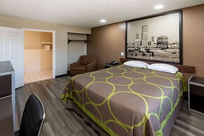 Super 8 by Wyndham Tulsa/Arpt/St Fairgrounds