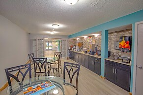 Super 8 by Wyndham Rockford I-90/Casino District