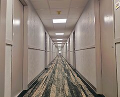 Super 8 by Wyndham Rockford I-90/Casino District