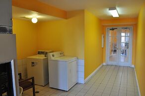 Super 8 by Wyndham Van Horn