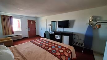 Super 8 by Wyndham Van Horn