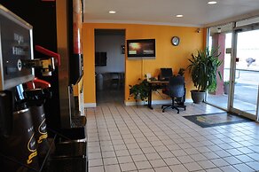 Super 8 by Wyndham Van Horn