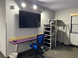 Clarion Pointe Tallahassee-State Capitol