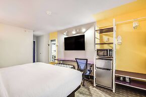 Clarion Pointe Tallahassee-State Capitol