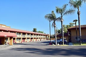 Super 8 by Wyndham Visalia