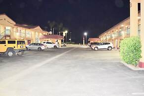 Super 8 by Wyndham Visalia