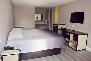 Super 8 by Wyndham Visalia