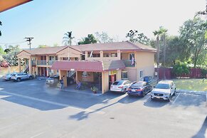 Super 8 by Wyndham Visalia