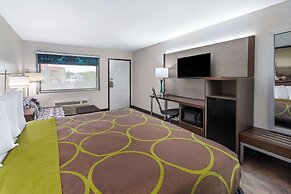 Super 8 by Wyndham Prattville Montgomery