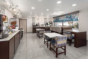 Super 8 by Wyndham Prattville Montgomery