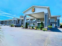 Super 8 by Wyndham Prattville Montgomery