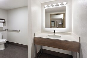 Super 8 by Wyndham Prattville Montgomery