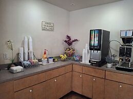 Super 8 by Wyndham North Palm Beach