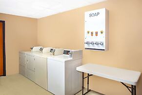 Super 8 by Wyndham North Palm Beach