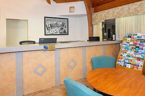 Super 8 by Wyndham North Palm Beach