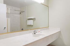 Super 8 by Wyndham Hull Street Midlothian / Richmond Area