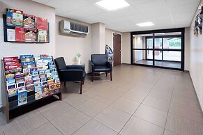 Super 8 by Wyndham Mount Laurel