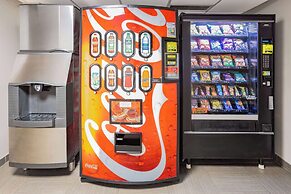 Super 8 by Wyndham Mount Laurel