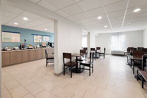 Garner Hotel Virginia Beach North by IHG
