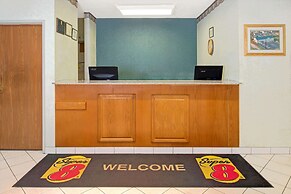 Super 8 by Wyndham Pontoon Beach IL/St. Louis MO Area