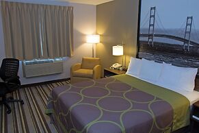 Super 8 by Wyndham Manistee